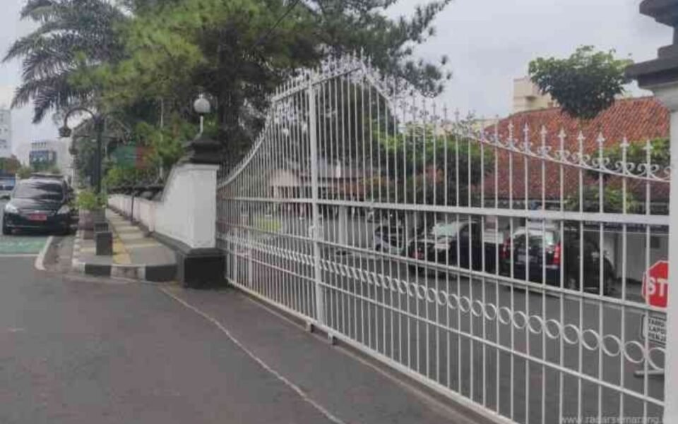 Seorang Pemuda Main Game